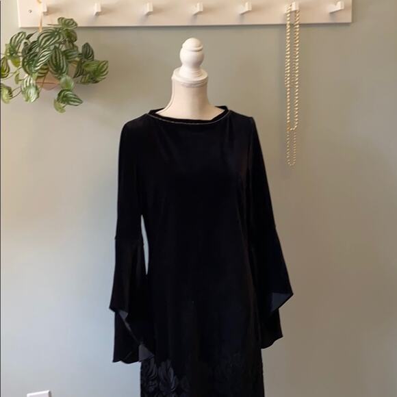 Stunning black dress - Picture 1 of 5